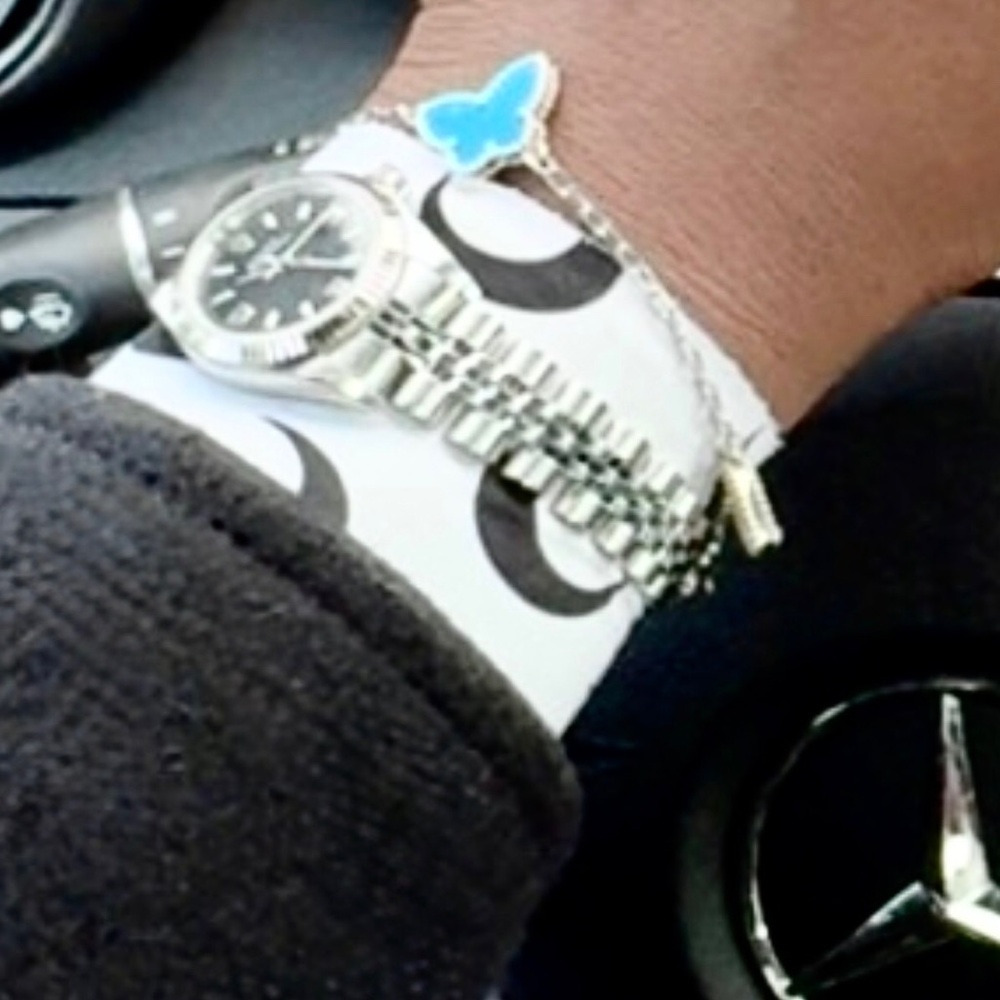 Rolex Oyster Perpetual Featuring a Jubilee Bracelet With Black Dial - Picture 10 of 10